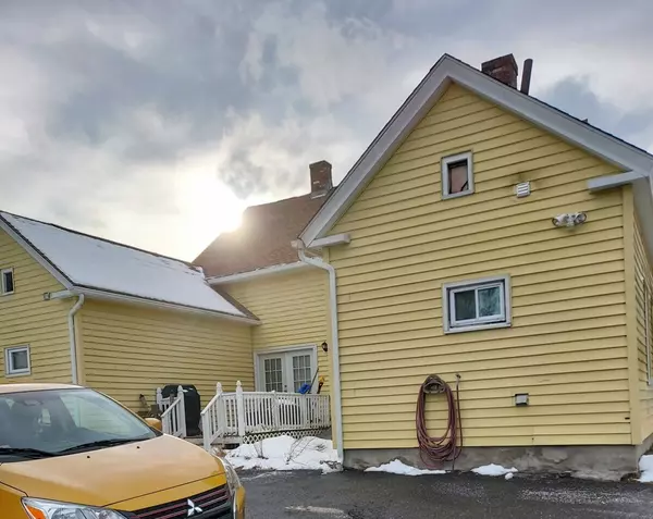 Webster, MA 01570,15 Harris St