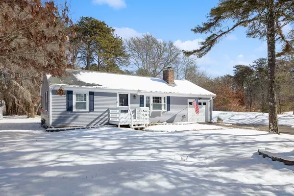 8 Fillmore Rd, Yarmouth, MA 02673