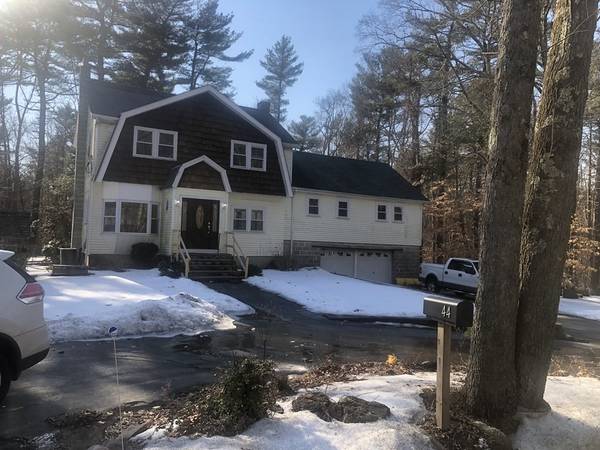 44 Abington St, Hingham, MA 02043