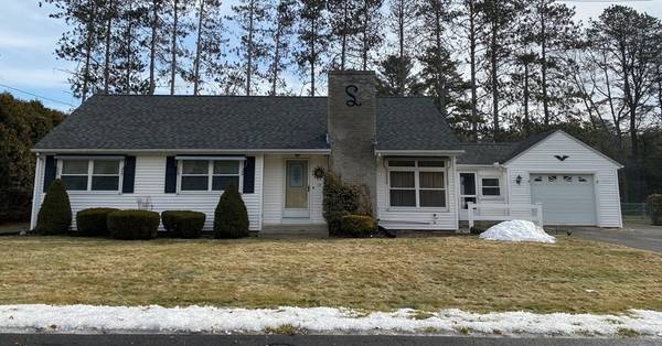 12 Mountainview Dr, Ware, MA 01082