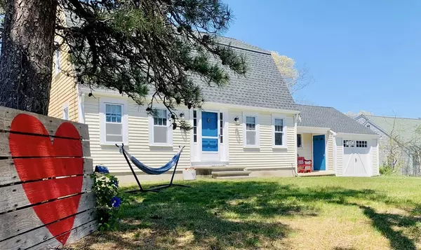 8 Harold Street, Harwich, MA 02646