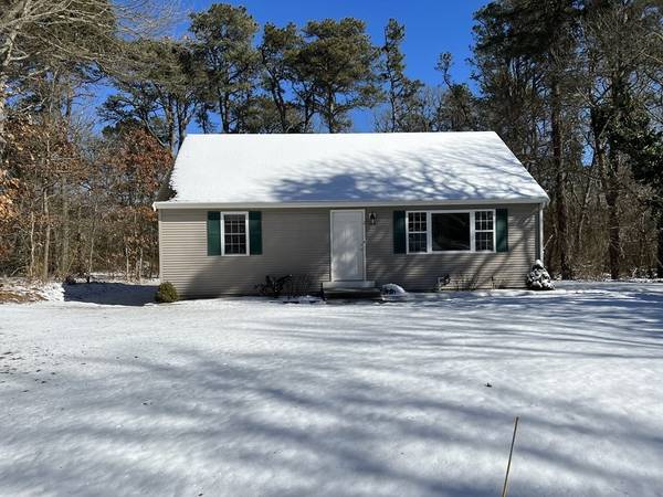 2 Lakewood Dr, Harwich, MA 02645