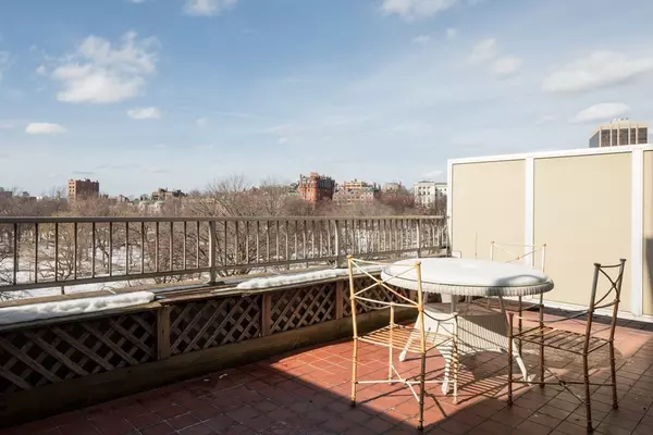 Boston, MA 02111,151 Tremont St #6L