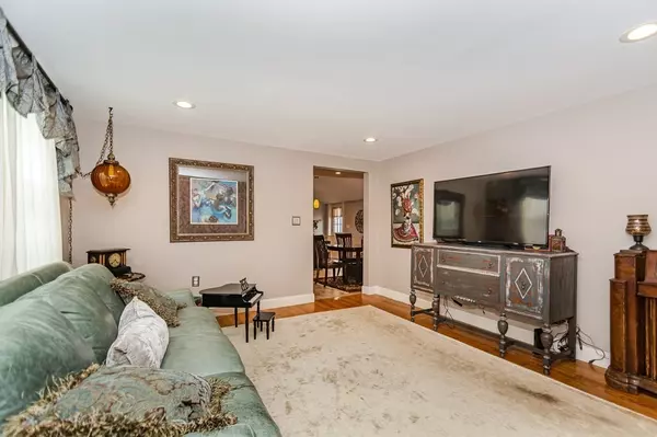 Woburn, MA 01801,19 Wade Ave