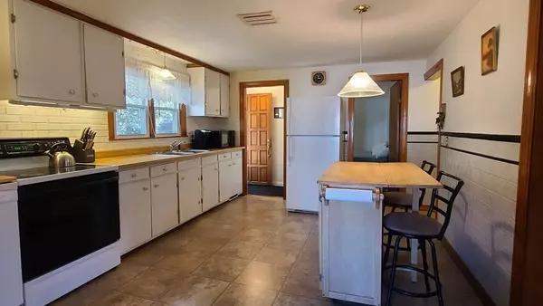 Leicester, MA 01611,4 Chesnar Dr