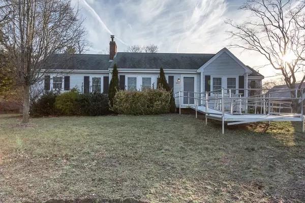 562 Main St, Wareham, MA 02571