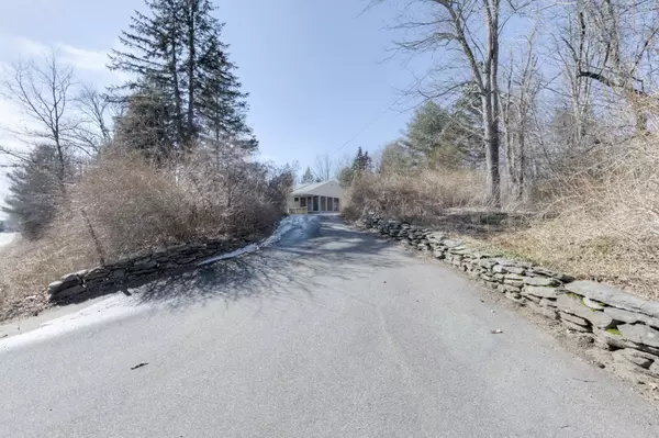 825 Lower Rd, Hardwick, MA 01031