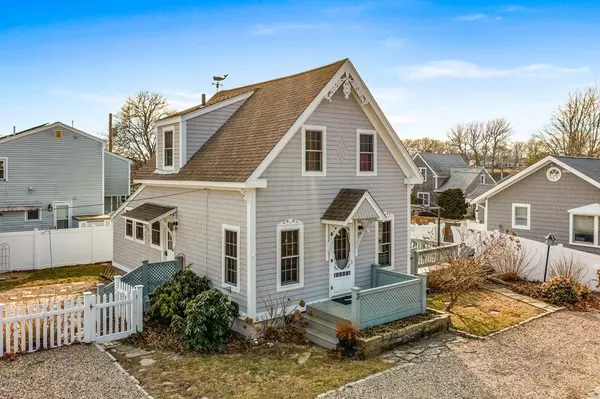 3 Fern Ave, Wareham, MA 02571