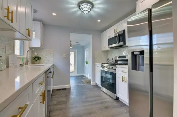 325 Commercial St, Braintree, MA 02184