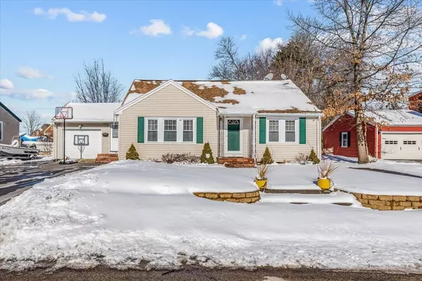 16 Jewel Rd, Holbrook, MA 02343