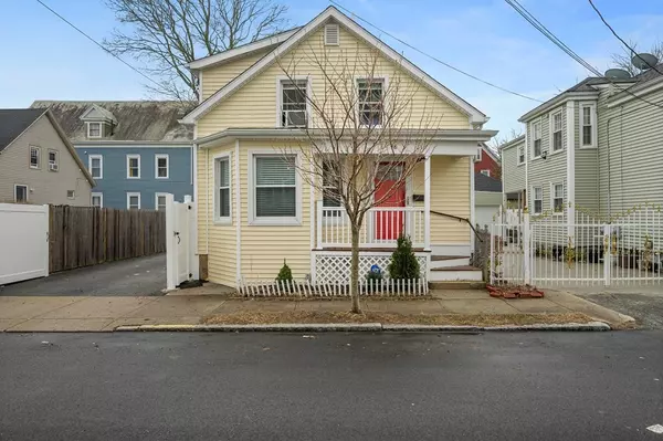 48 Willow St, New Bedford, MA 02740