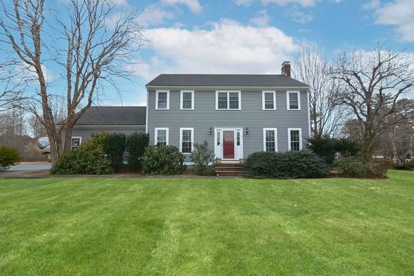 1 Tanglewood Rd, Plainville, MA 02762