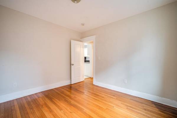 Springfield, MA 01109,83-85 Thompson St