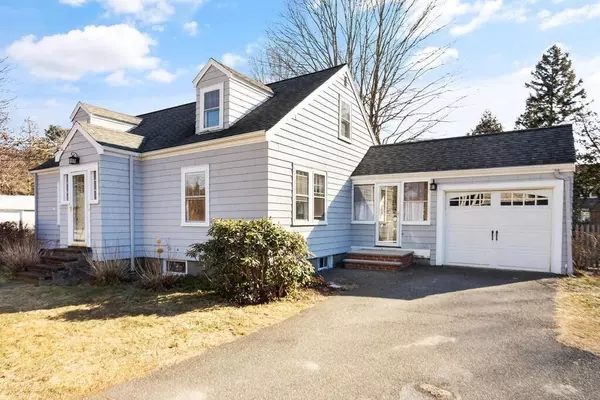 170 South Street, Medfield, MA 02052