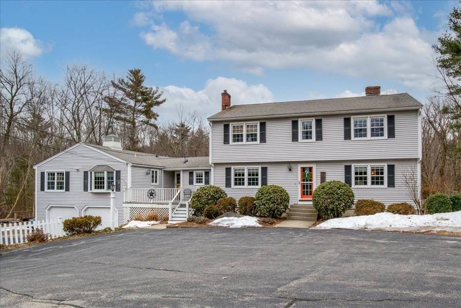 48 East St, Upton, MA 01568