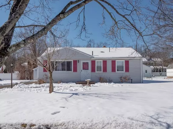 Agawam, MA 01001,9 Vadnais St