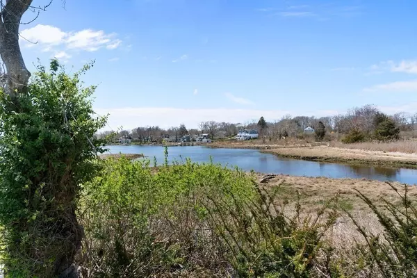 Swansea, MA 02777,516 Pearse Road