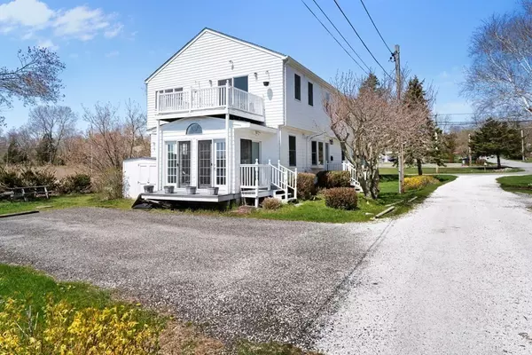 Swansea, MA 02777,516 Pearse Road