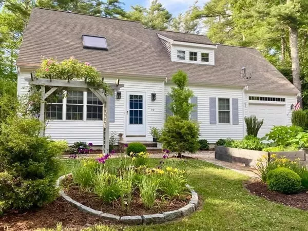 39 Happy Hollow Rd, Falmouth, MA 02536