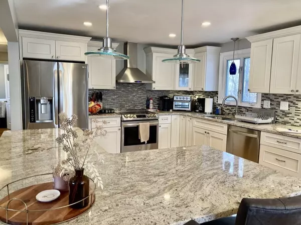 Canton, MA 02021,15 Carey Cir