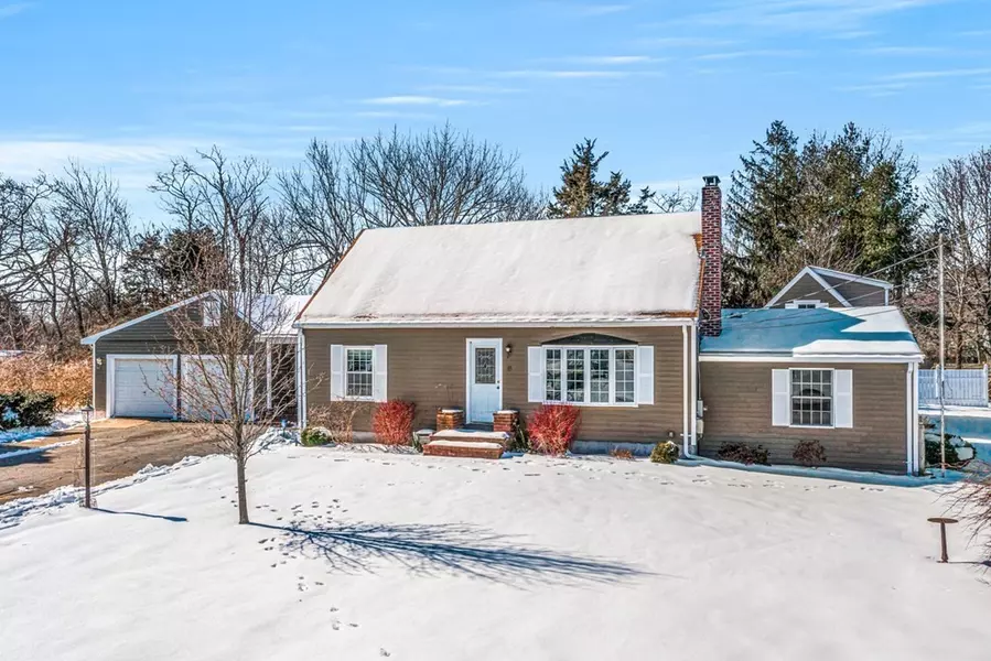 8 Mowry St, Raynham, MA 02767