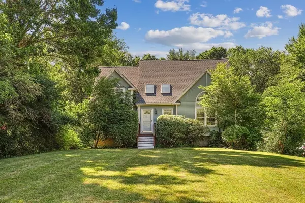 202 Haverhill St, Rowley, MA 01969