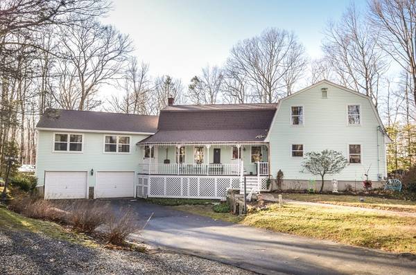 27 Maple Ln, Sutton, MA 01590