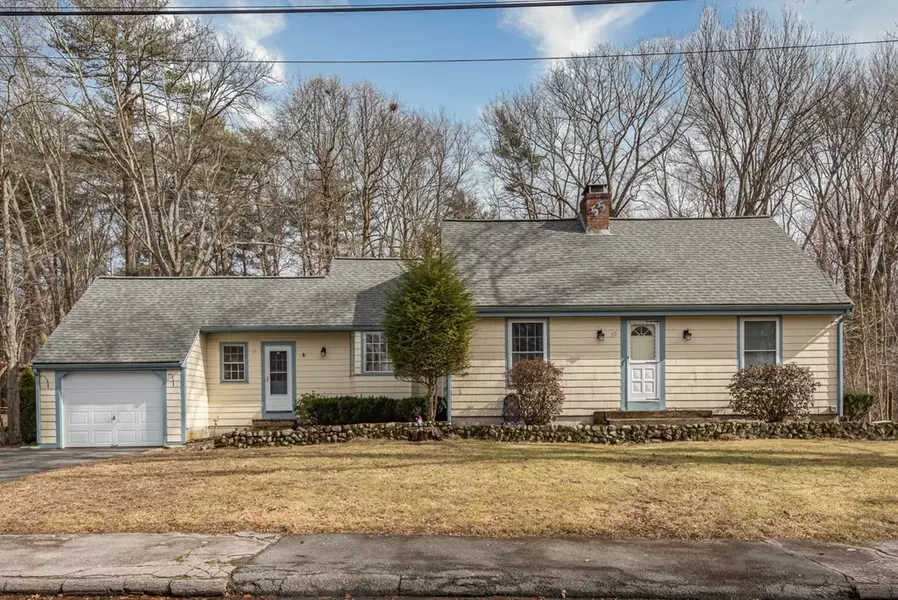 55 Damon Ave, Holbrook, MA 02343