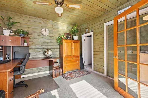 Agawam, MA 01001,1012 River Rd