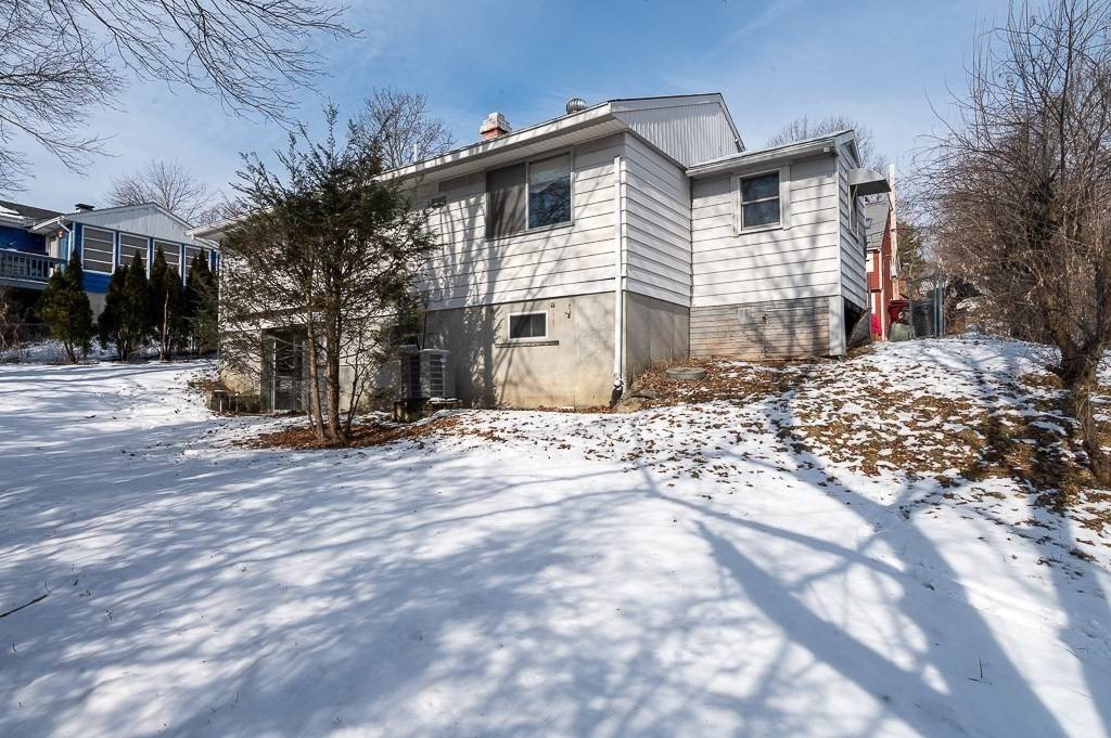 Lowell, MA 01850,25 E Richardson St