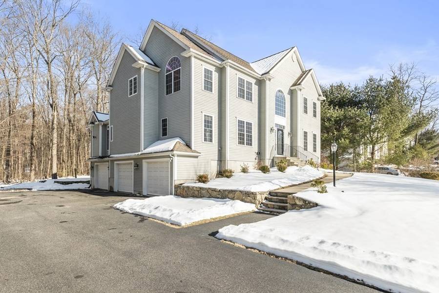 442 Samuel Dr, Northbridge, MA 01588