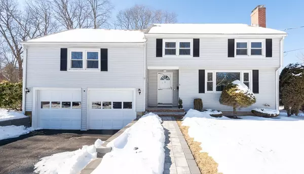 6 Trickett Road, Lynnfield, MA 01940