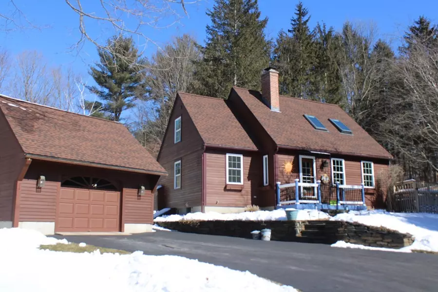 4 N Hillside Rd, Deerfield, MA 01373