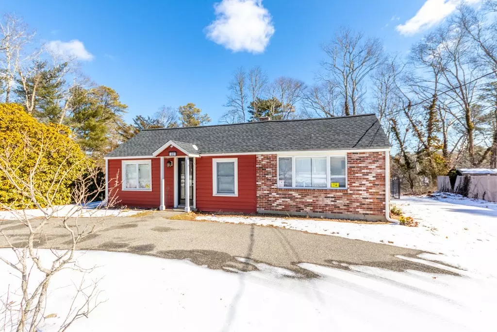 Falmouth, MA 02536,83 Pinecrest Beach Dr