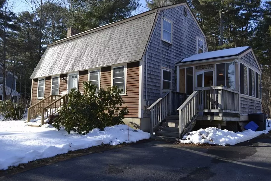 14 Orchard St, Newbury, MA 01922