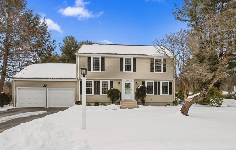 7 Maplecrest Dr, Southborough, MA 01772