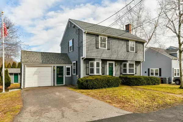 10 Netta Rd, Dedham, MA 02026