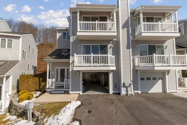 3865 N Main St #13, Fall River, MA 02720