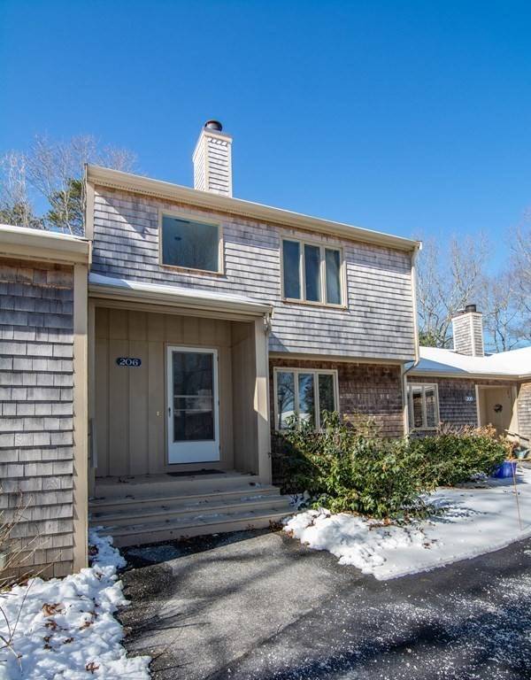 206 Vineyard Gate #206, Falmouth, MA 02536