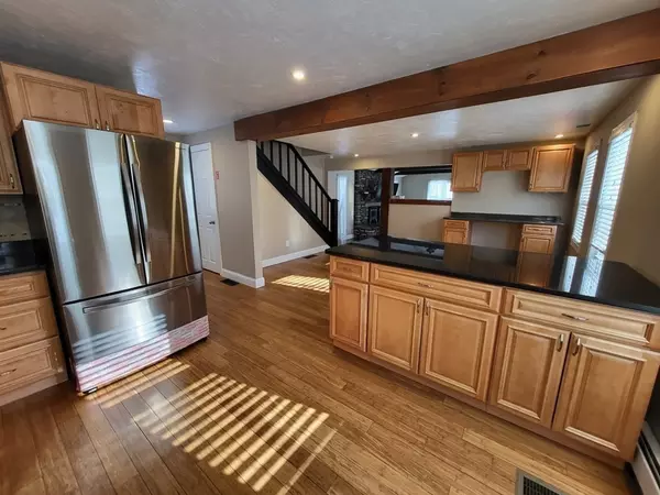 Webster, MA 01570,37 Scenic Ave