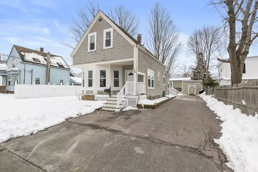 39 Carter St, Brockton, MA 02302