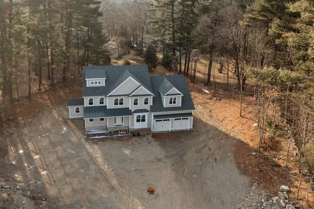 Reading, MA 01867,40 Grove St