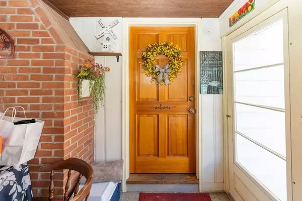 Granby, MA 01033,26 Cold Hill Dr