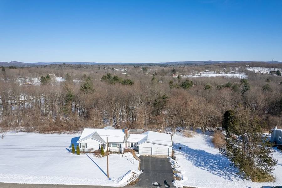 26 Cold Hill Dr, Granby, MA 01033