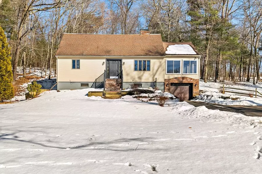 56 Sunnyside Rd, Southwick, MA 01077