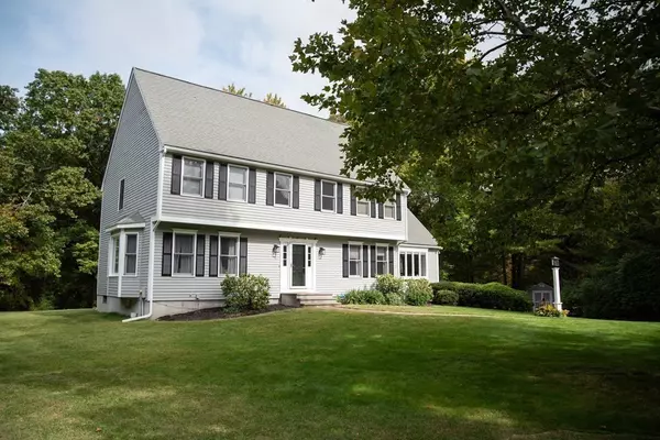 Medfield, MA 02052,5 Tallwood Drive