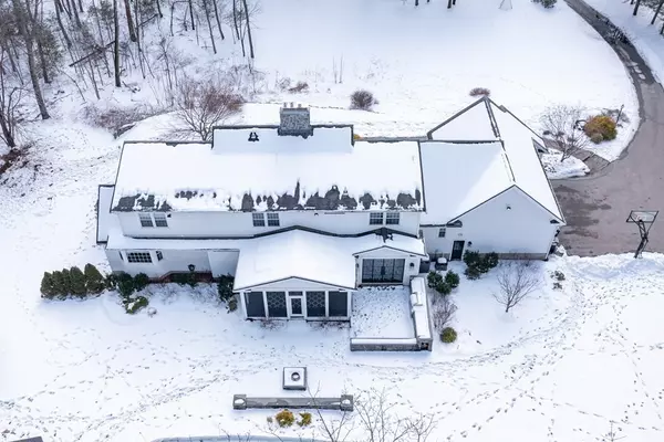 Southborough, MA 01772,4 Wolfpen Ln