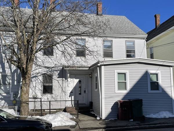 144 Concord St, Lowell, MA 01852