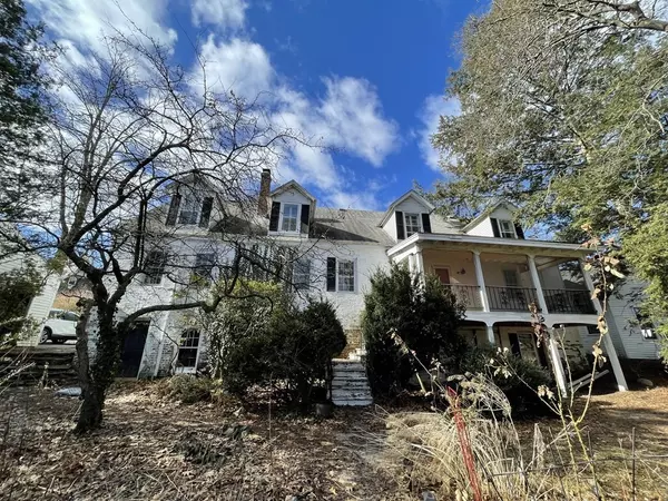 88 Crescent St, Northampton, MA 01060