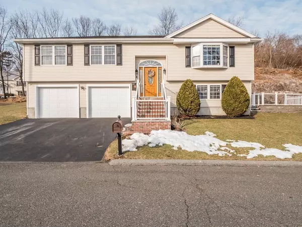 121 Rumney Marsh Ter, Saugus, MA 01906